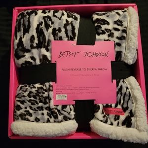 Betsy Johnson sherpa plush throw